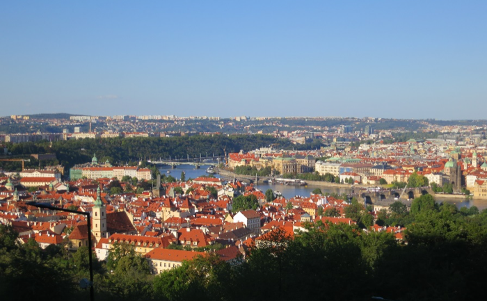 Blick vom Hügel Petřín auf die Prager Altstadt